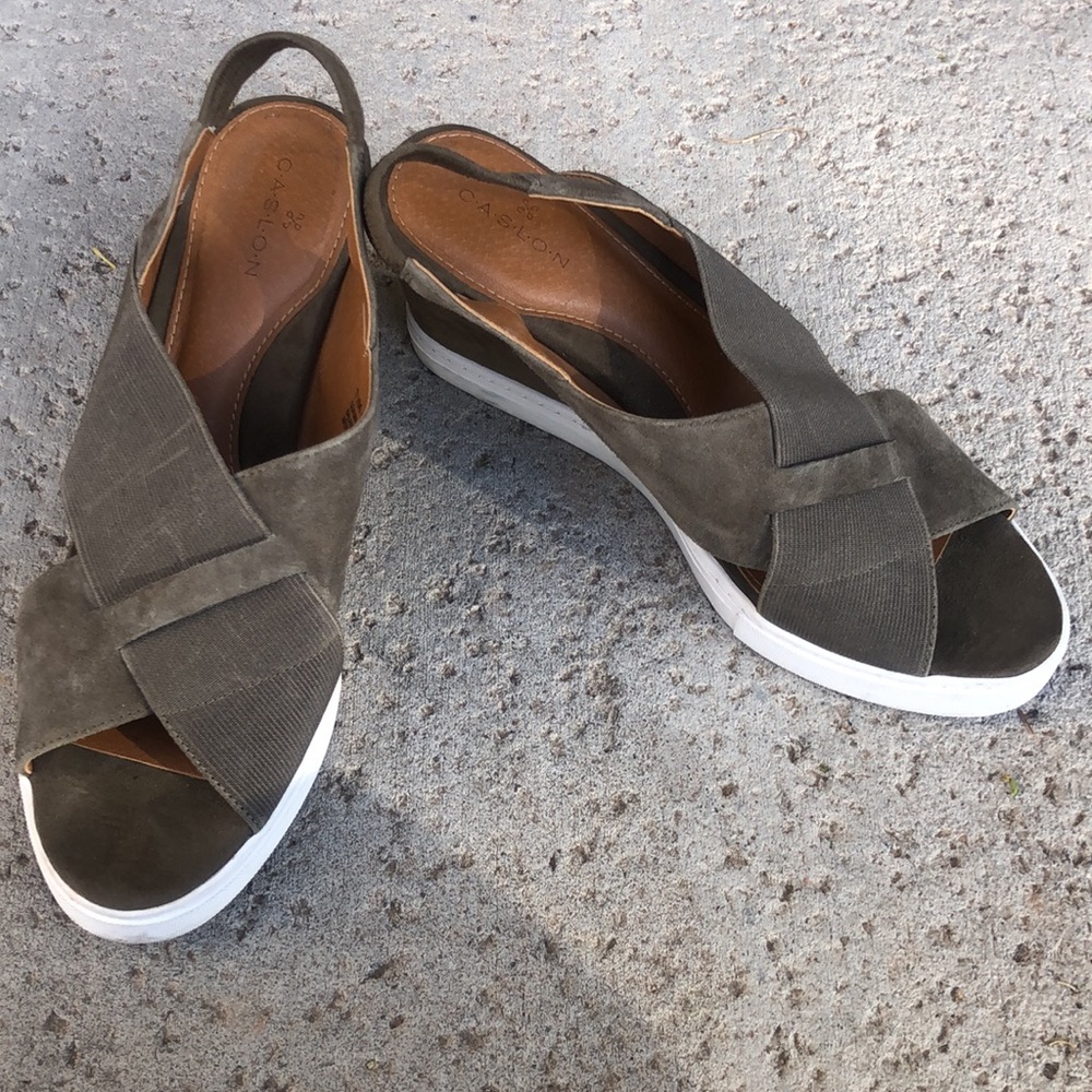 Caslon Alaysa Wedge Sandal. Genuine Leather! Olive/ Army green color. Size 7.5M